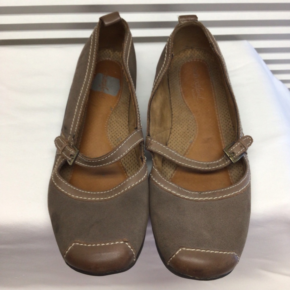 Natural Soul brown/tan Mary Jane shoes 9M